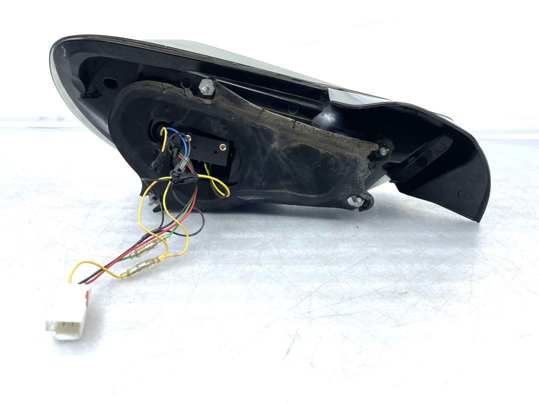 86(BRZ)SONAR ソナー テールランプ SK1710-TYF8612 右