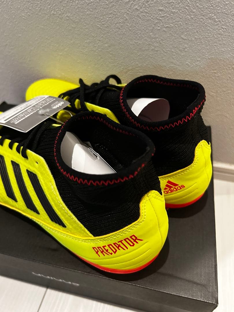 新品　adidas Predator 18.3 サッカースパイク27.5cm