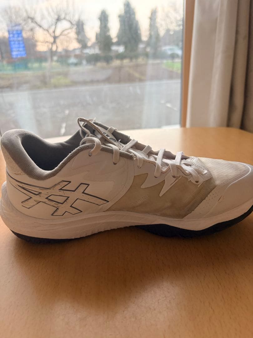 ASICS バスケットボールシューズ ホワイト UNPRE