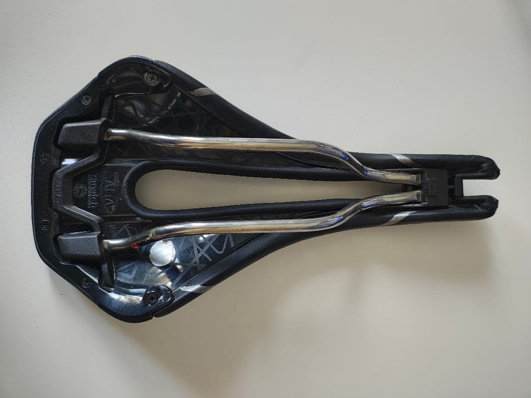 サドル　selle italia novus・スーパーフロー・エンデュランス