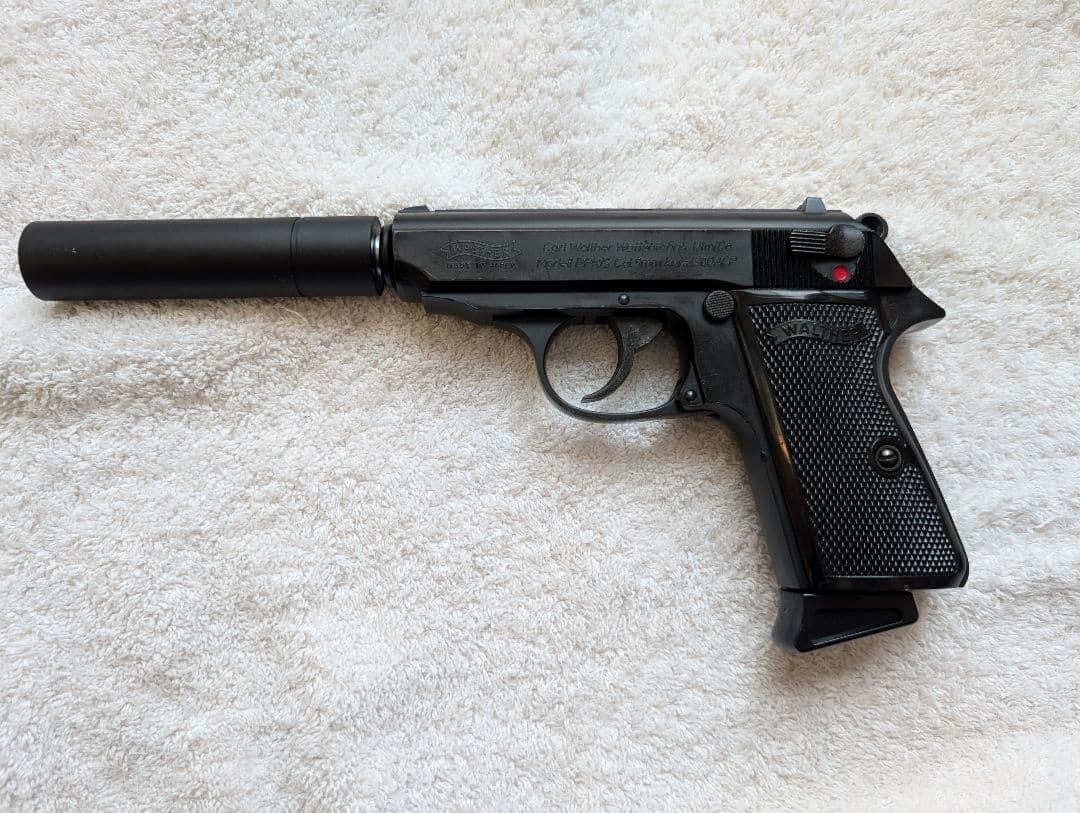 ワルサーPPK　ガスガン　サイレンサー付き