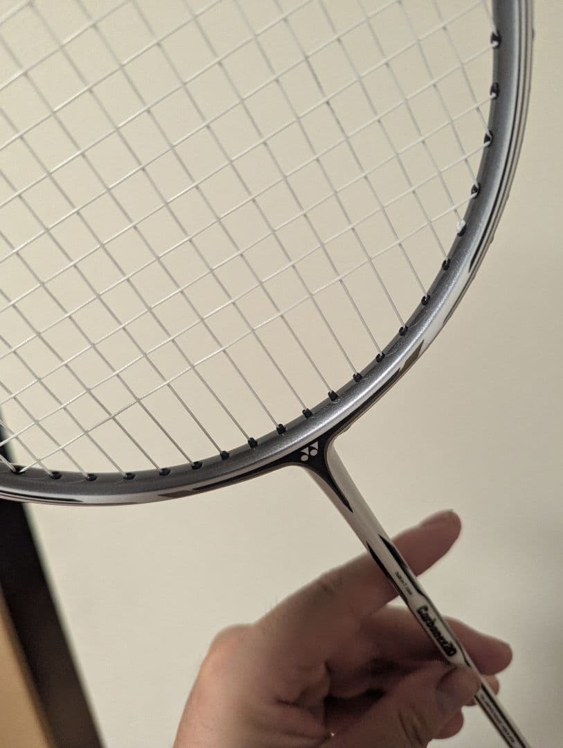美品中古　２０２４年版　YONEX Carbonex 20 バドミントンラケット