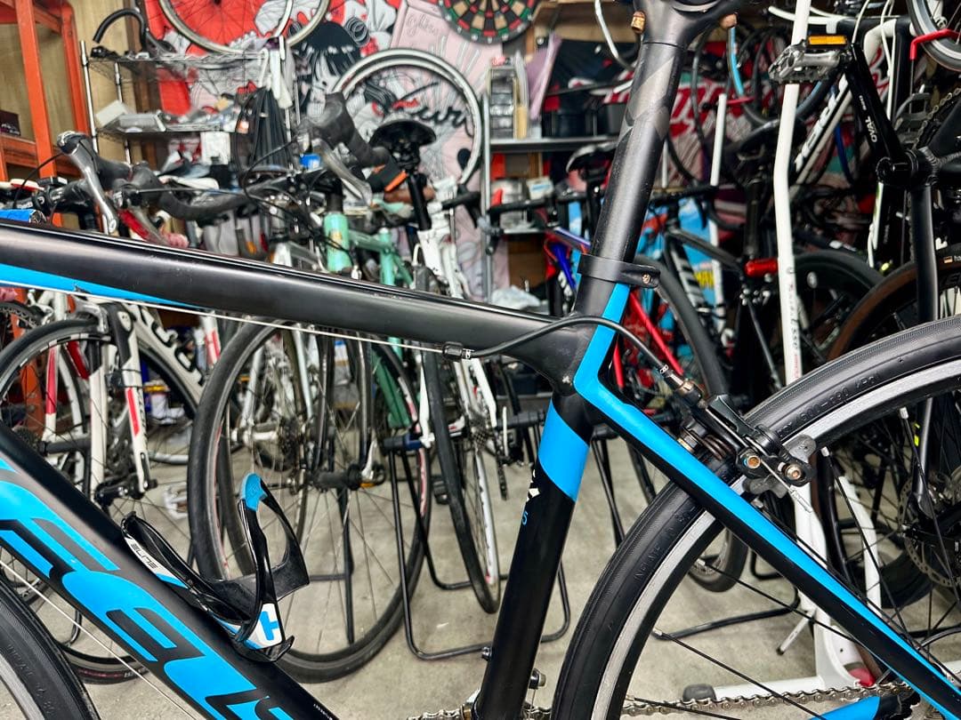 基本分解発送送料無料！完成車配送等ご相談ください！FELT Z95 新品タイヤ