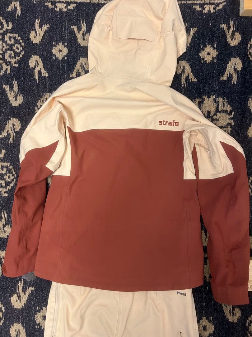 STRAFE MEDOW JACKET＆SCARETT BIB