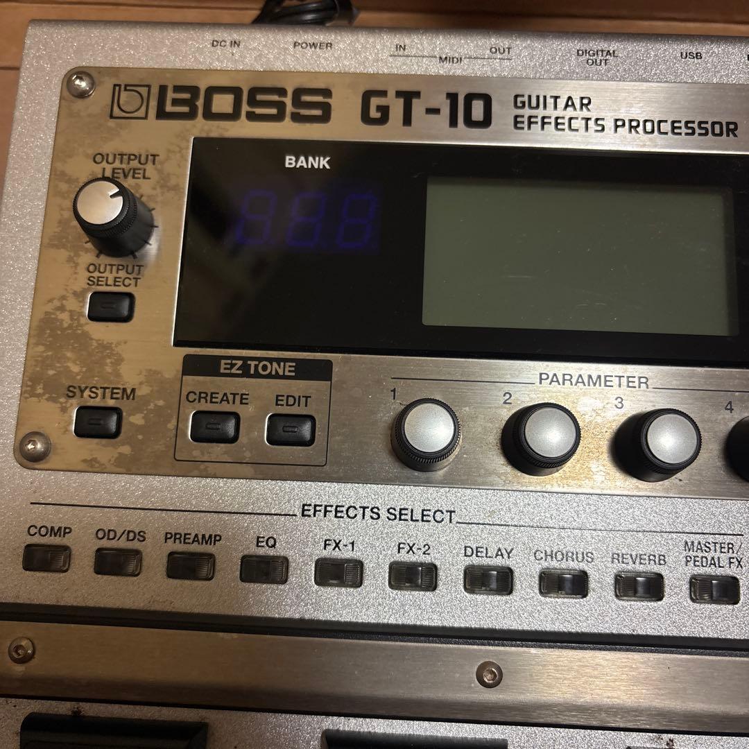 BOSS GT-10 マルチエフェクター（箱・純正ACアダプター・取説付）