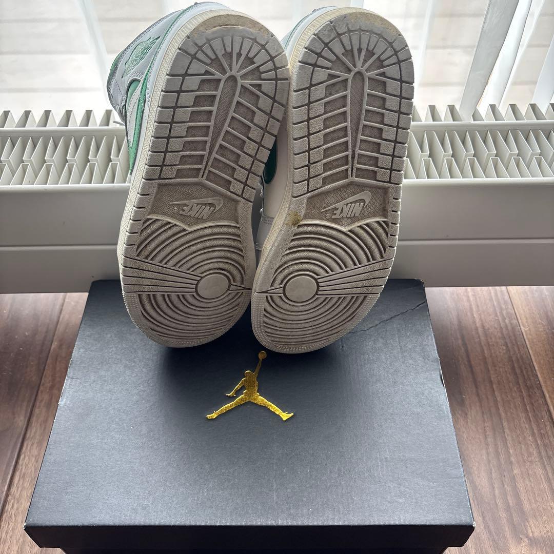 エアジョーダン1MID
