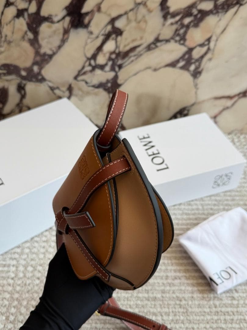 Loewe ノベルティ ゲート ミニショルダー アナグラム