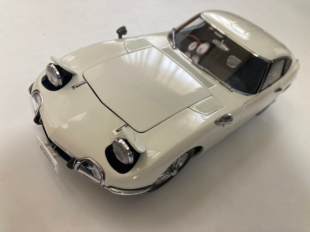 AUTOart 1/18 トヨタ 2000GT ダイキャストモデル