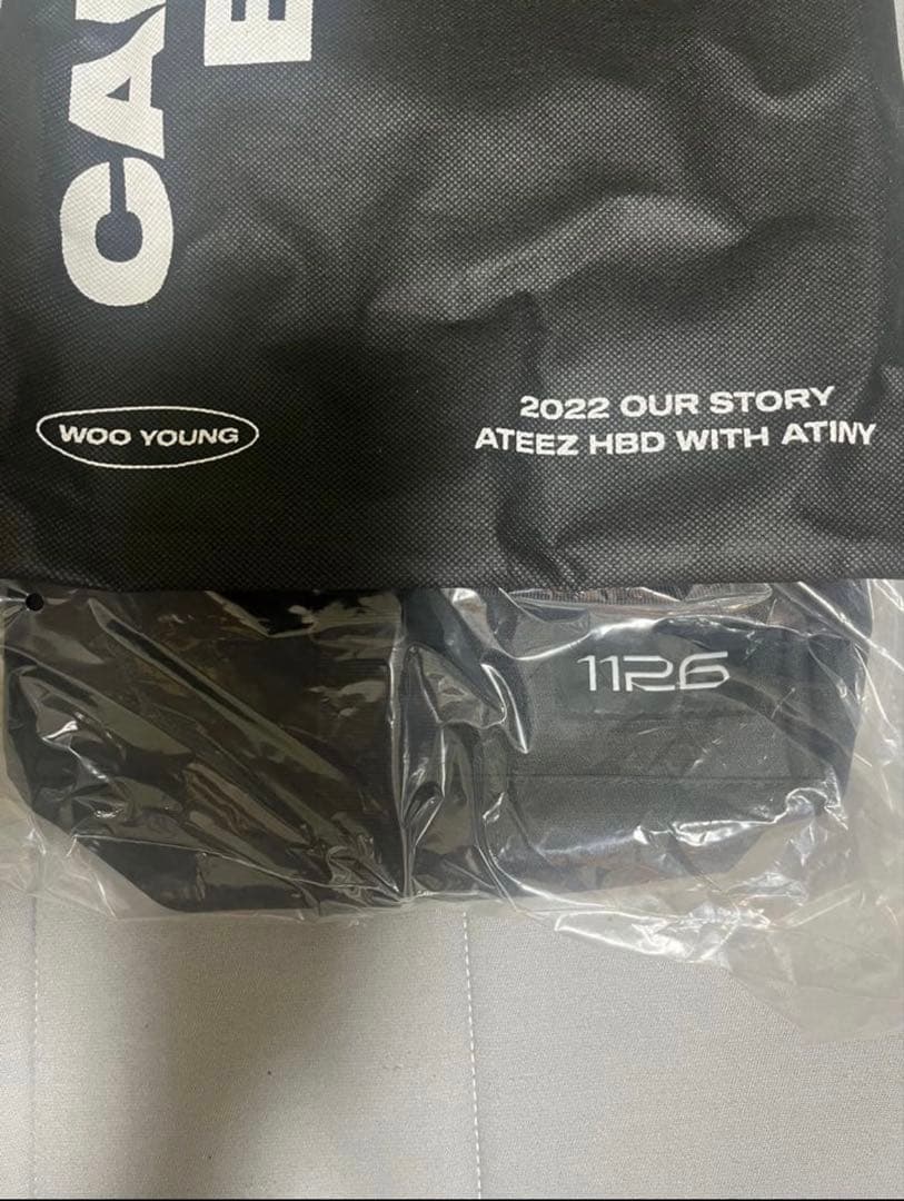 ATEEZ ウヨン　2022センイルMD CAMERA BAG