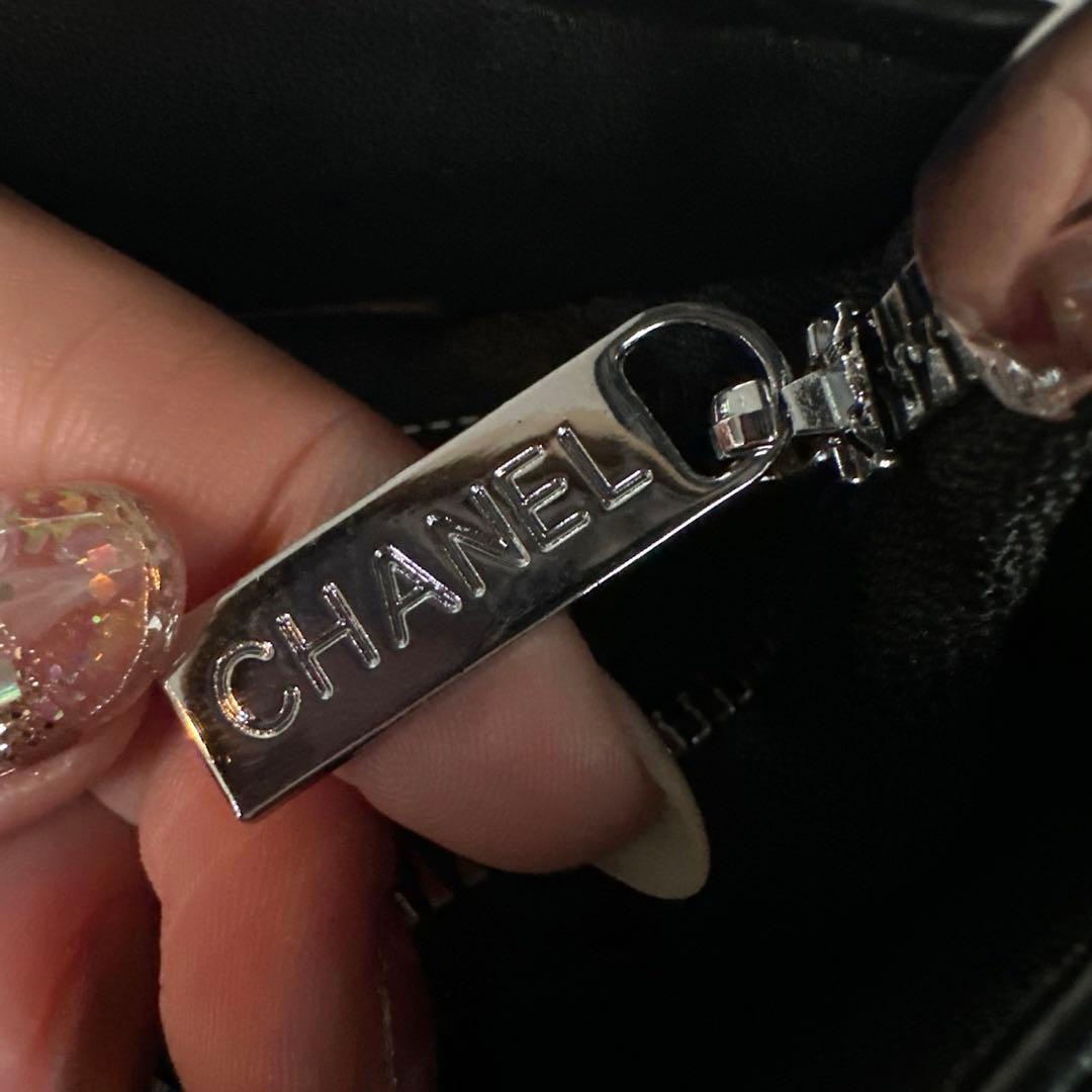 CHANEL ツイードハンドバッグ ブラック・ゴールドノベルティ