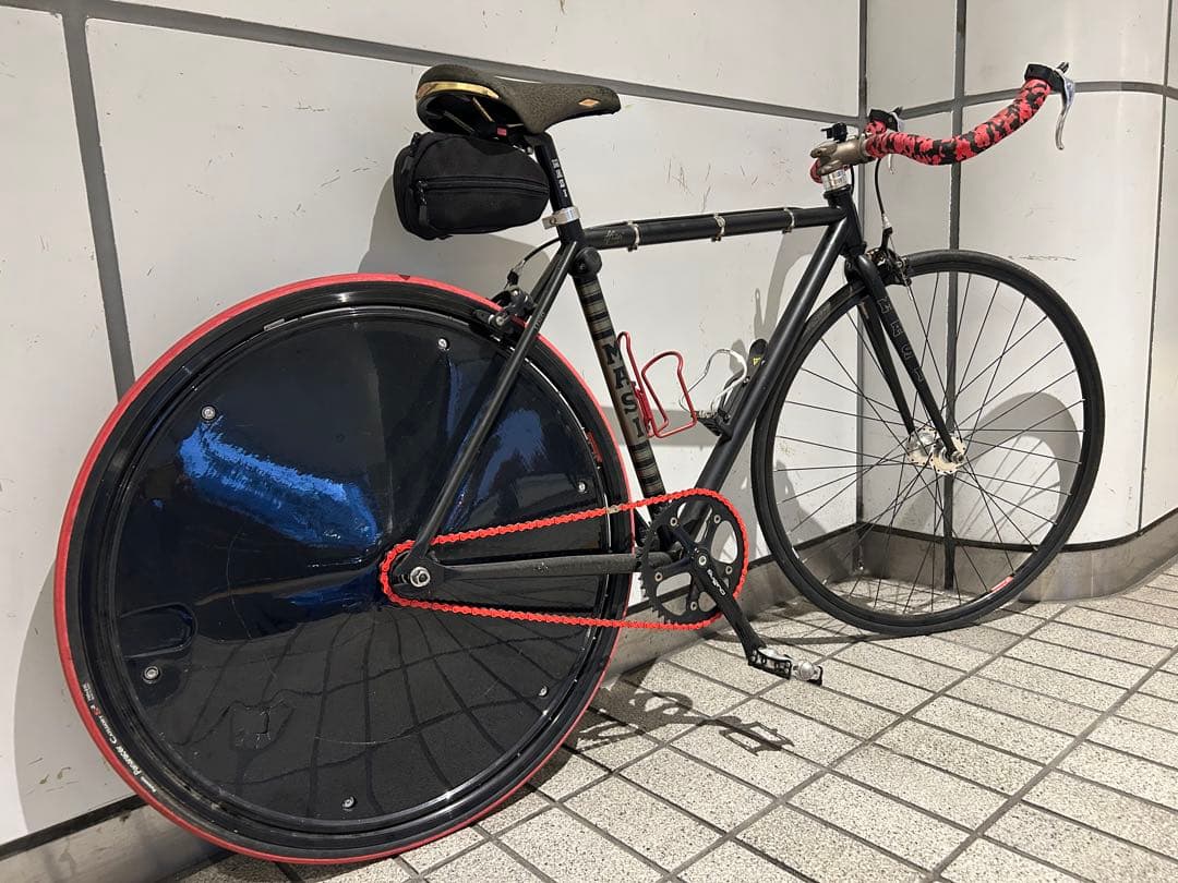 平政雄神戸市よりMASI ピスト 自転車　ピストバイク スタンド付きです。