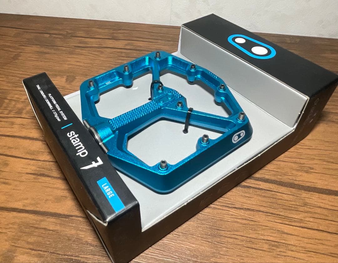 クランクブラザーズ　stamp 7 エレクトリックブルー