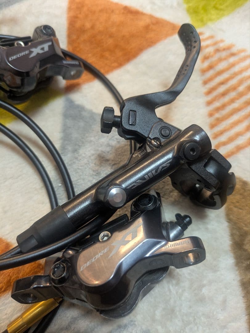 DEORE XT & SAINT 4ピストン