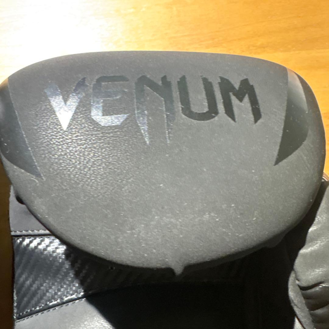 【最終値下げ】VENUM 16 oz ブラック プロボクシンググローブ