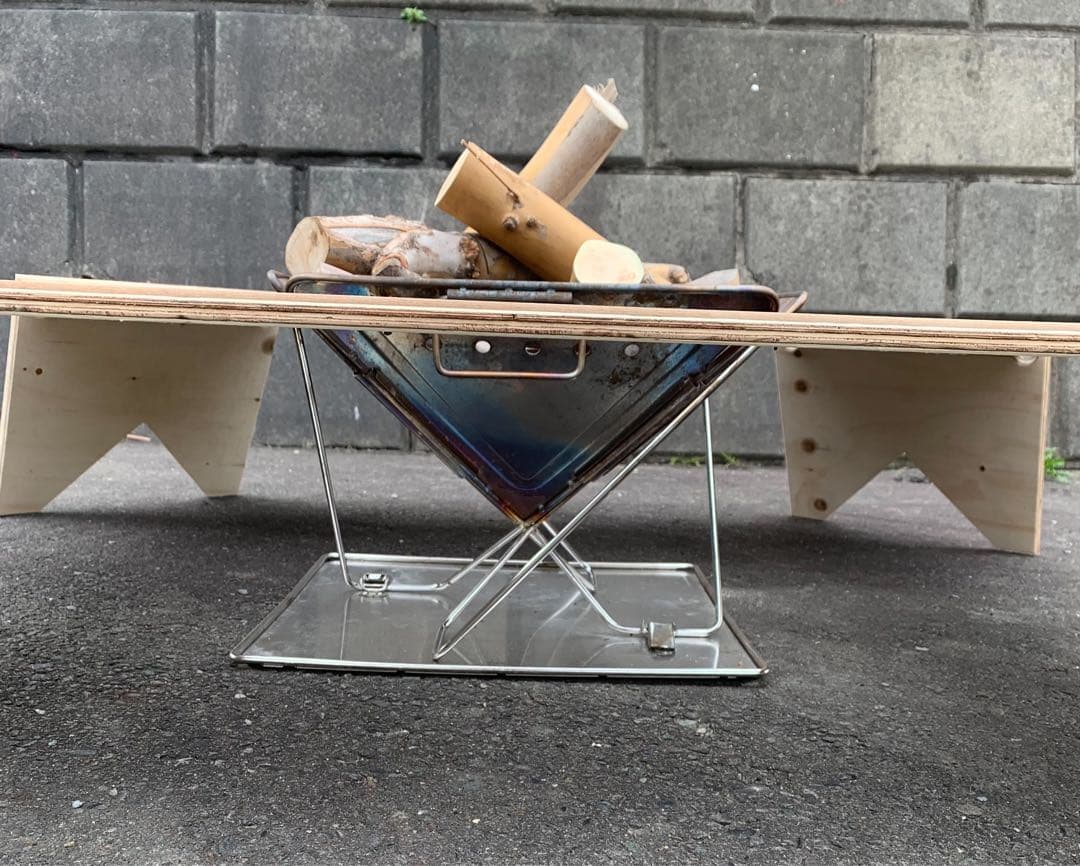 折りたたみ式木製キャンプテーブル　セール中