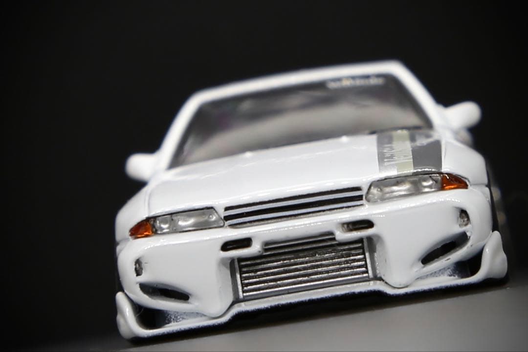 ミニカー MINIGT[KaiZ] 1/64 SKYLINE GT-R (R32) V.S