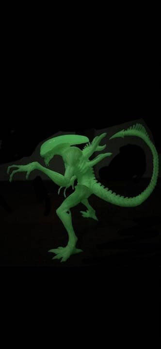 エイリアン　光る　圧倒的造形美　新品未使用　モンスター　写真3枚有り