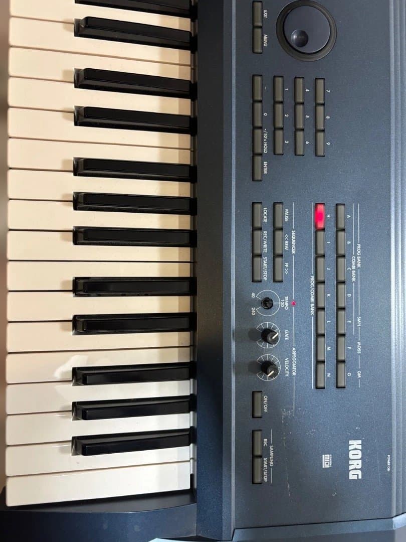 Korg Triton Extreme 61鍵盤シンセサイザー