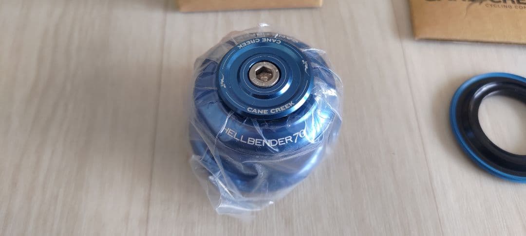 CANE CREEK HELLBENDER 70 ブルー＆ベースプレート