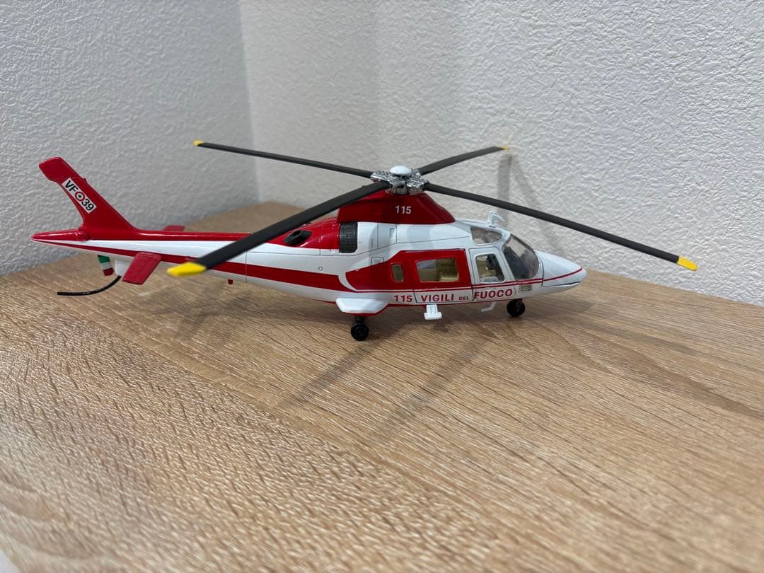 アウグスタAW109ヘリコプター 1/43 消防ヘリコプター