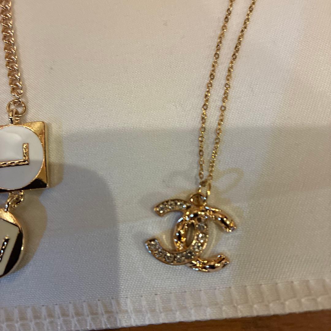 ☆CHANEL ☆ブラックレザーミニショルダーバッグ➕ネックレス2➕ピアス1