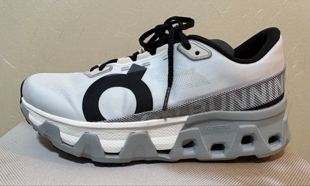 【中古美品】On Cloudmonster Hyper 26.0㎝