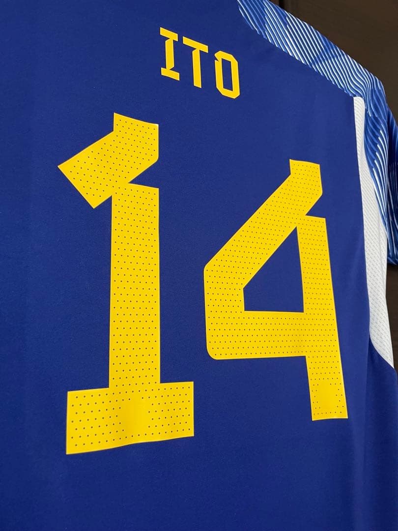 サッカー日本代表ユニフォーム 2022 伊東純也 Lサイズ