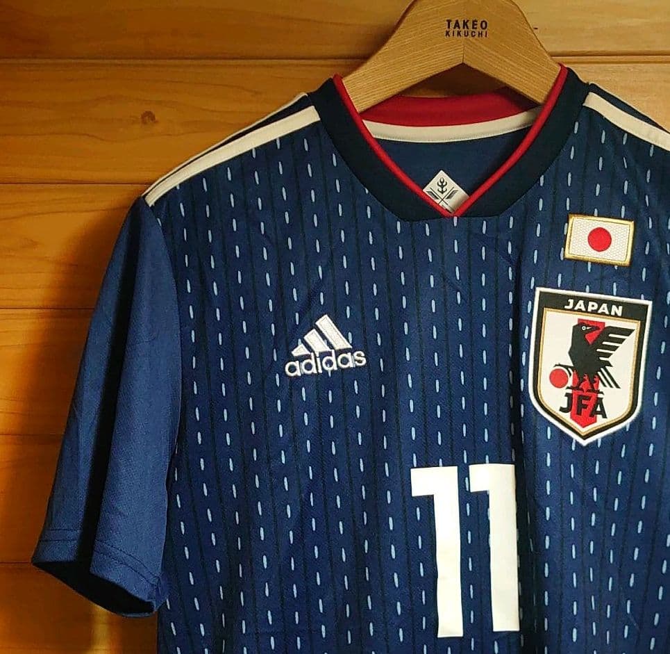 アディダスサッカー日本代表ユニフォーム　上シャツＬ、下パンツM＆ソックスセット