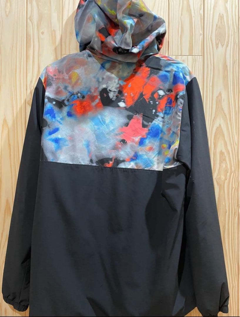 UNDER ARMOUR カラフルウィンドブレーカー