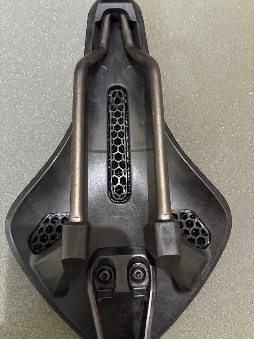 fizik AERIS ショートディスタンス　3D