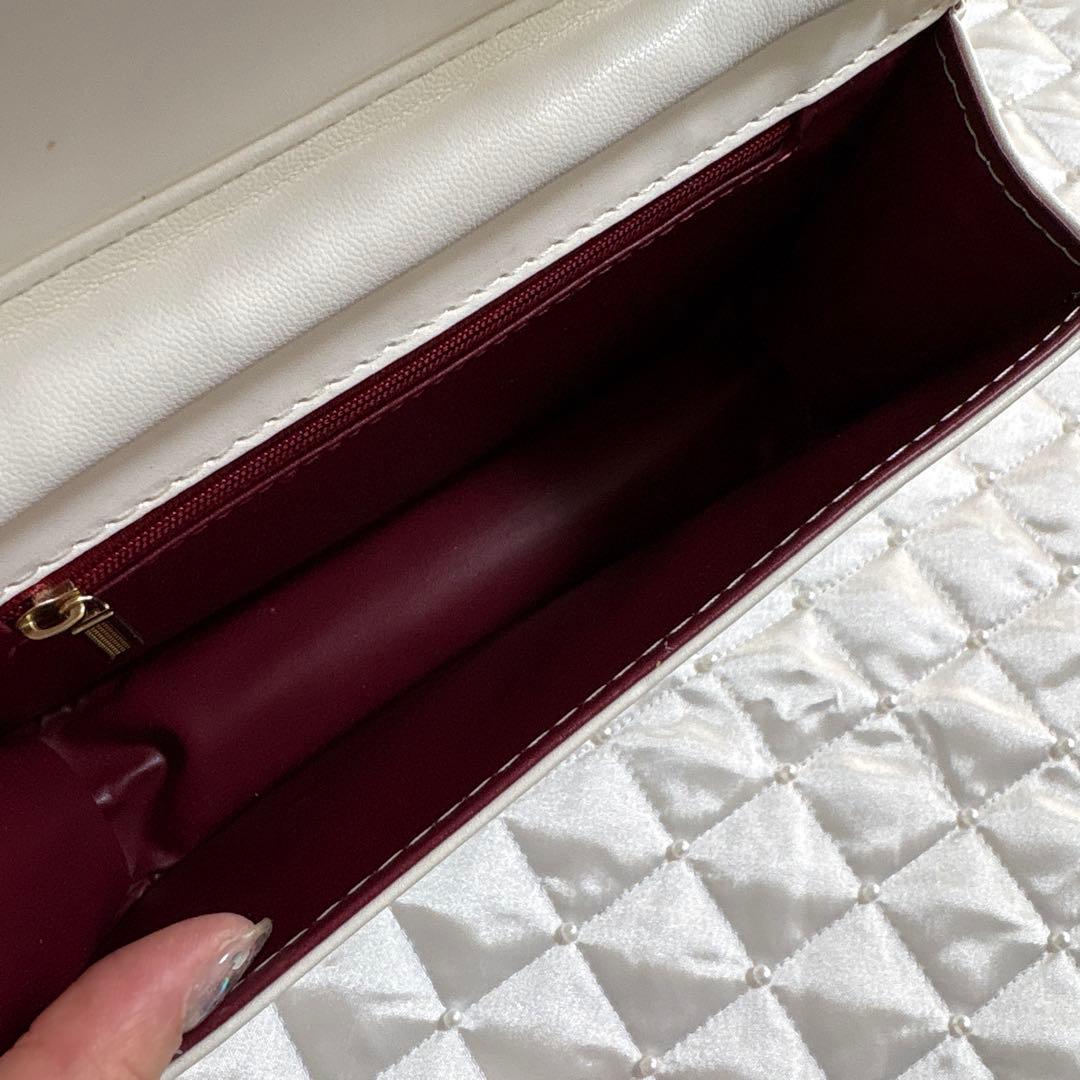 CHANEL シャネル ノベルティ ホワイト チェーンショルダーバッグ 斜め掛け