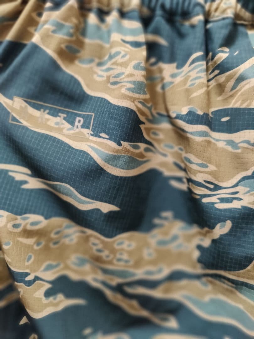 AKTR UNCAGED SHORTS TIGER CAMO　バスパン
