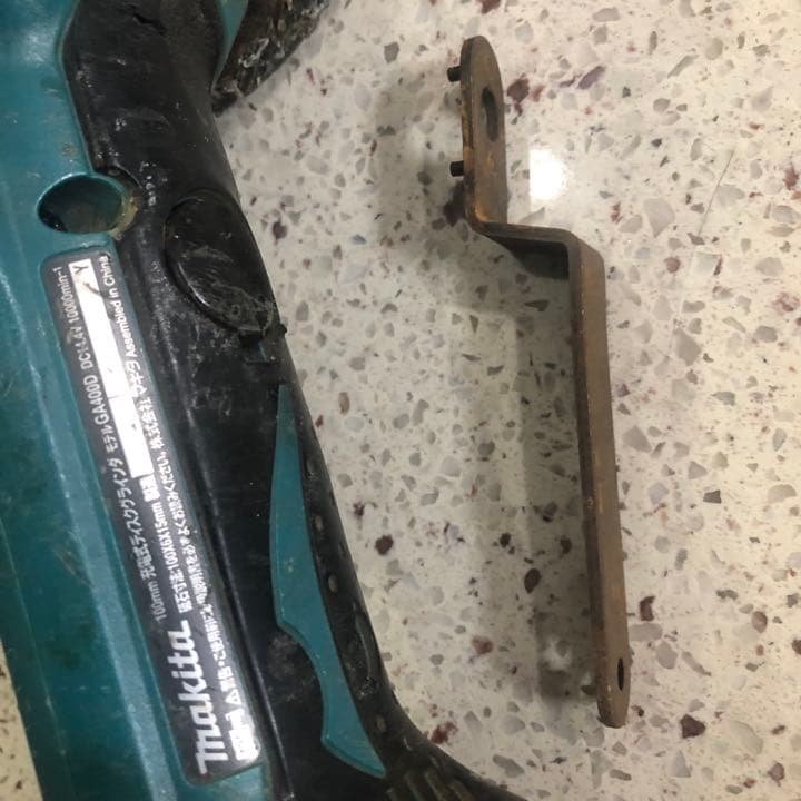 マキタディスクグラインダー GA400D中古動作品難ありmakita14.4v