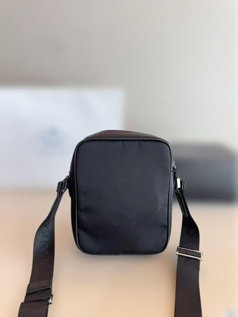 非売品 PRADA ショルダーバッグ カメラバッグ VIP @*13