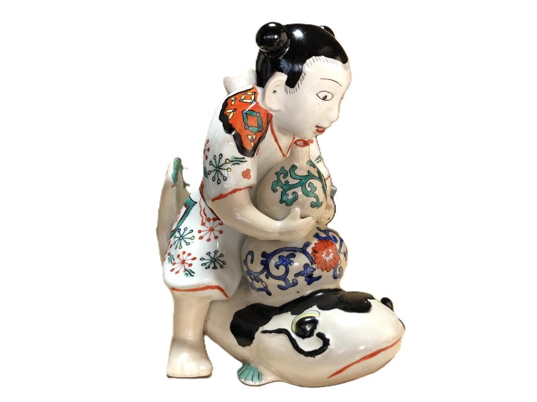 【 柿右衛門様式 白磁色絵置物 】　骨董　瓢箪鯰（ひょうたんなまず）