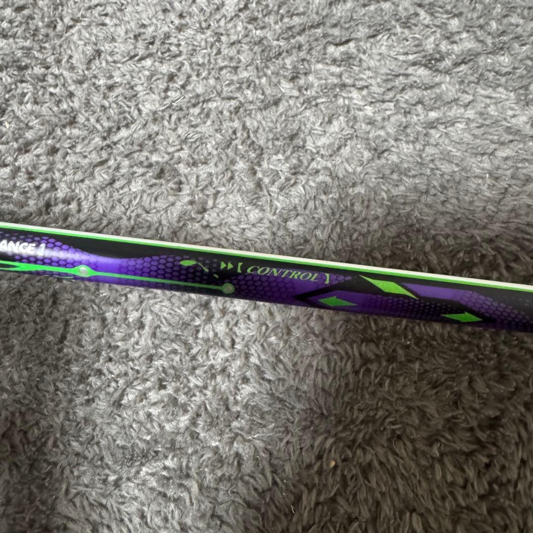 【美品】リーニン HEC9000 バトミントンラケット4UG5