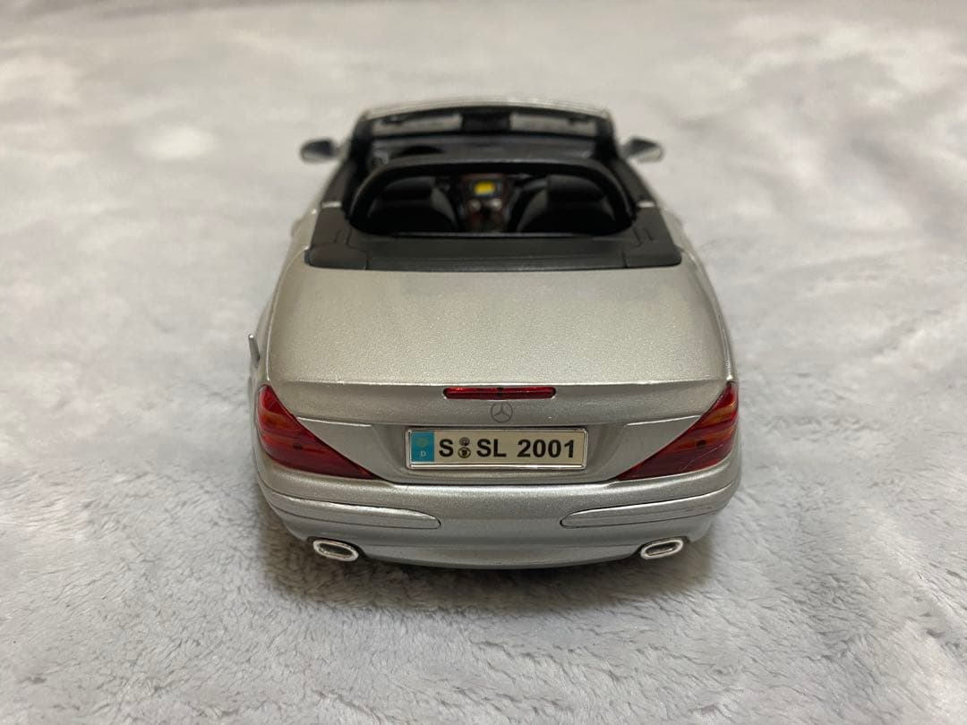 ミニカー Maisto Mercedes-Benz SL-Class 1/18