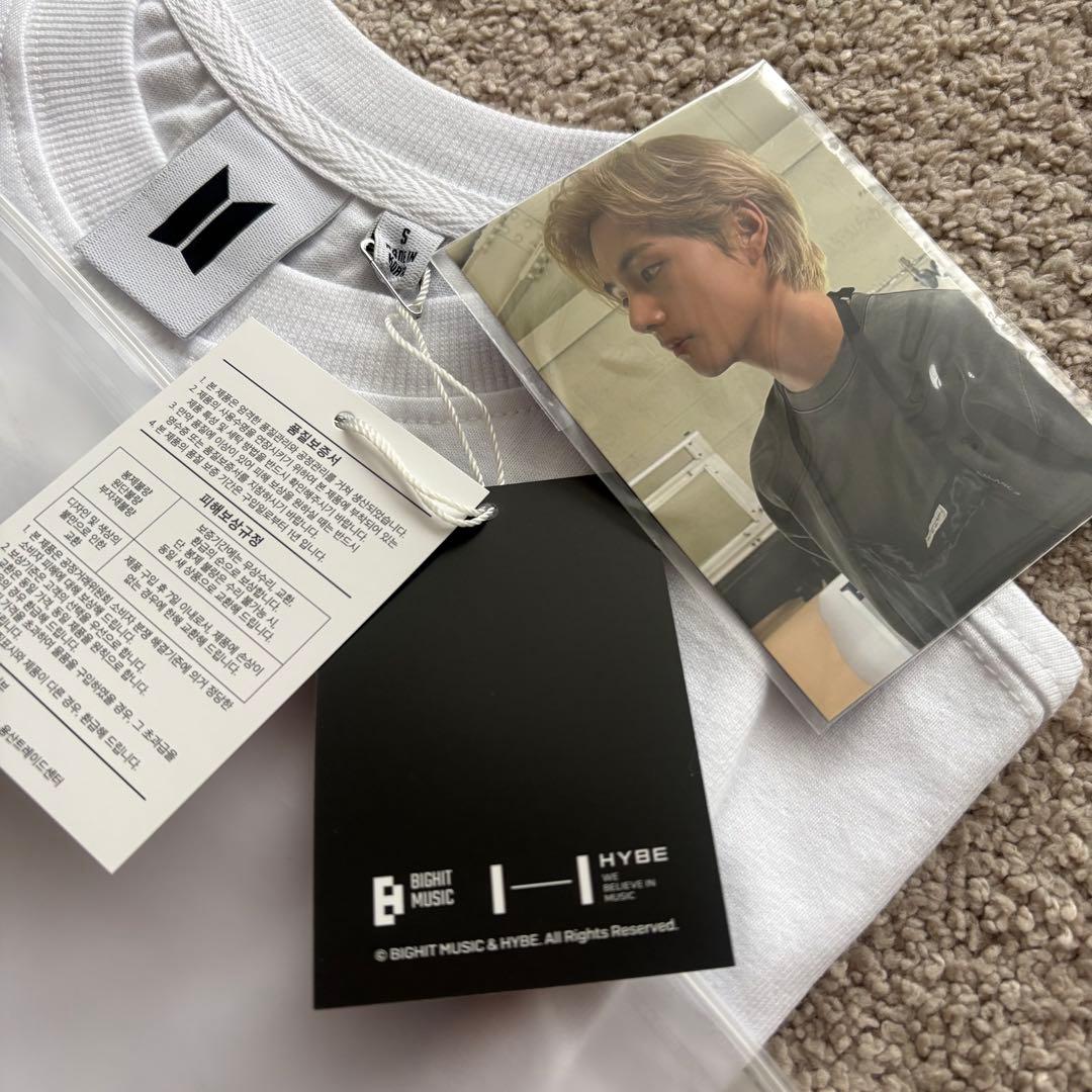 BTS V テテ　LAYOVER 　ヨンタンTシャツ　Sサイズ　新品　トレカ付⭐︎