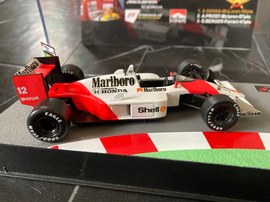 F1マシンコレクション　マクラーレンホンダ　MP4/4 マルボロ仕様　セナ