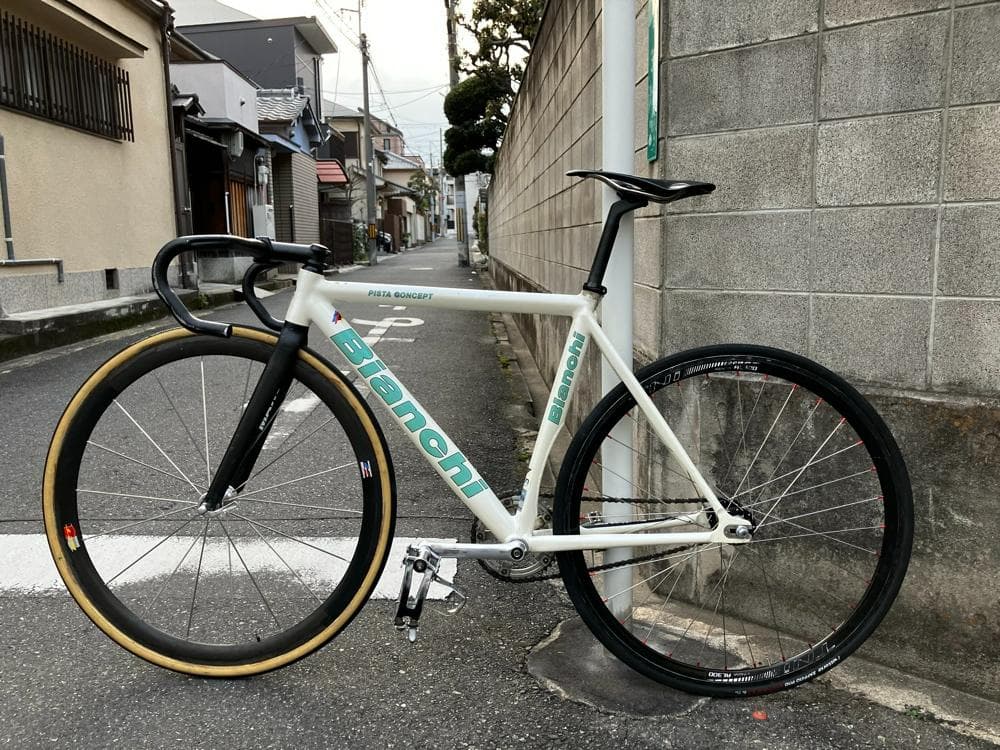 Bianchi Pista Concept / 豪華パーツ多数