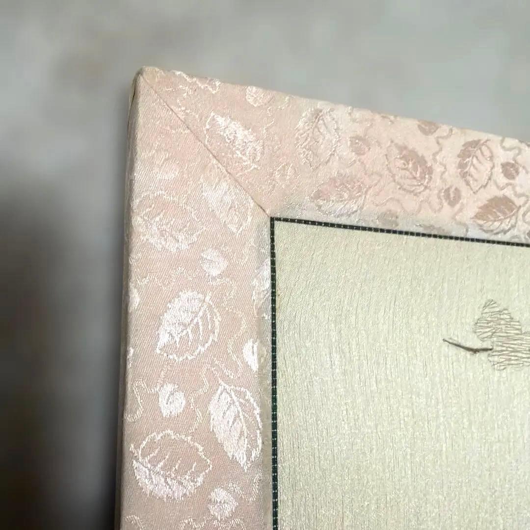 【最高級】朝鮮刺繍 絹糸 手刺繍「梅に小鳥」大成（テソン）銘入り 伝統工芸品
