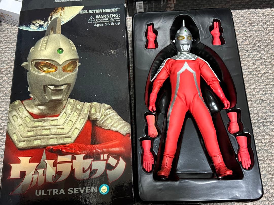 RAH　ウルトラマンセブン 1/6 フィギュア