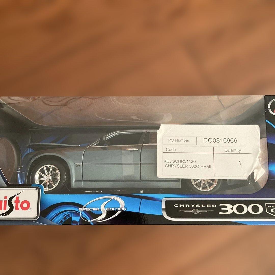 マイスト　クライスラー　300C 1/18 ミニカー