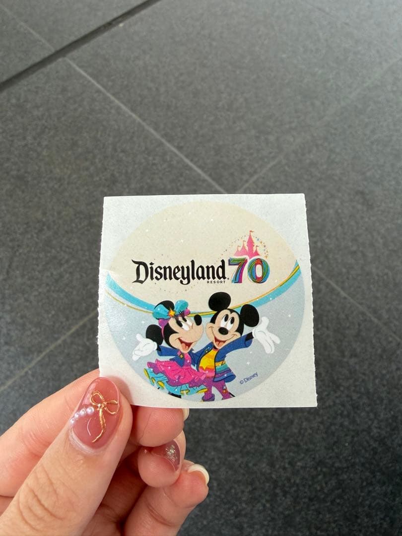 カリフォルニアディズニー70周年 カチューシャ＋バッジ5個＋シール2枚