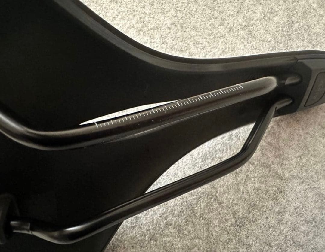 Fizik antares vento r5 幅150mm サドル