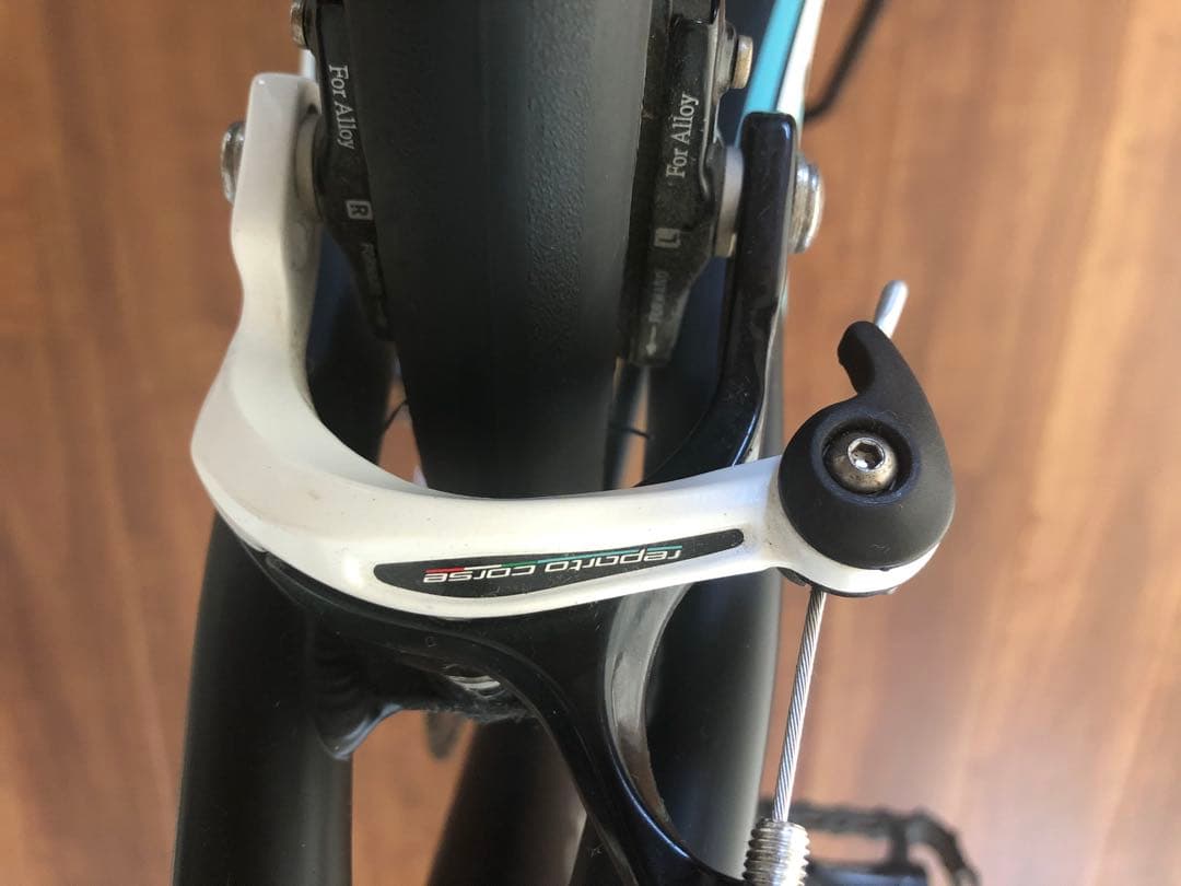 ロードバイクBIANCHI ニローネおまけ付き