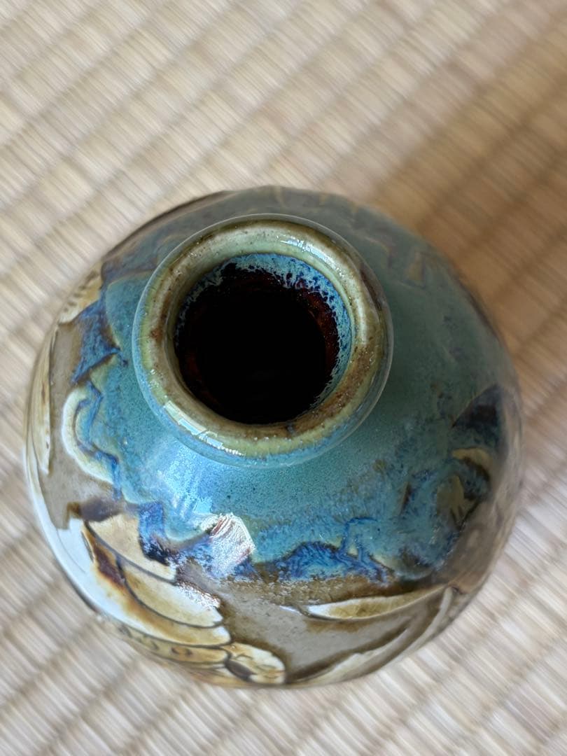琉球古典焼 小壺 花と魚の装飾 陶器花瓶 小型