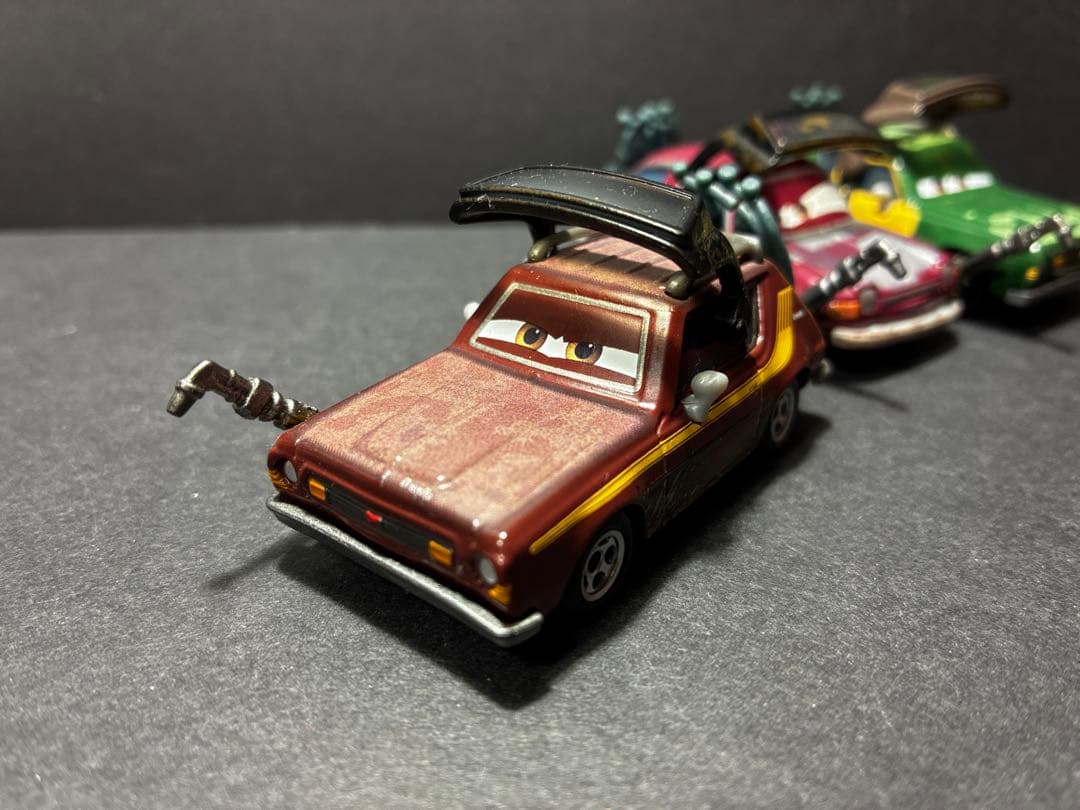 GREMSKY Ramped Gremlin トーチ　油田 カーズ　ミニカー