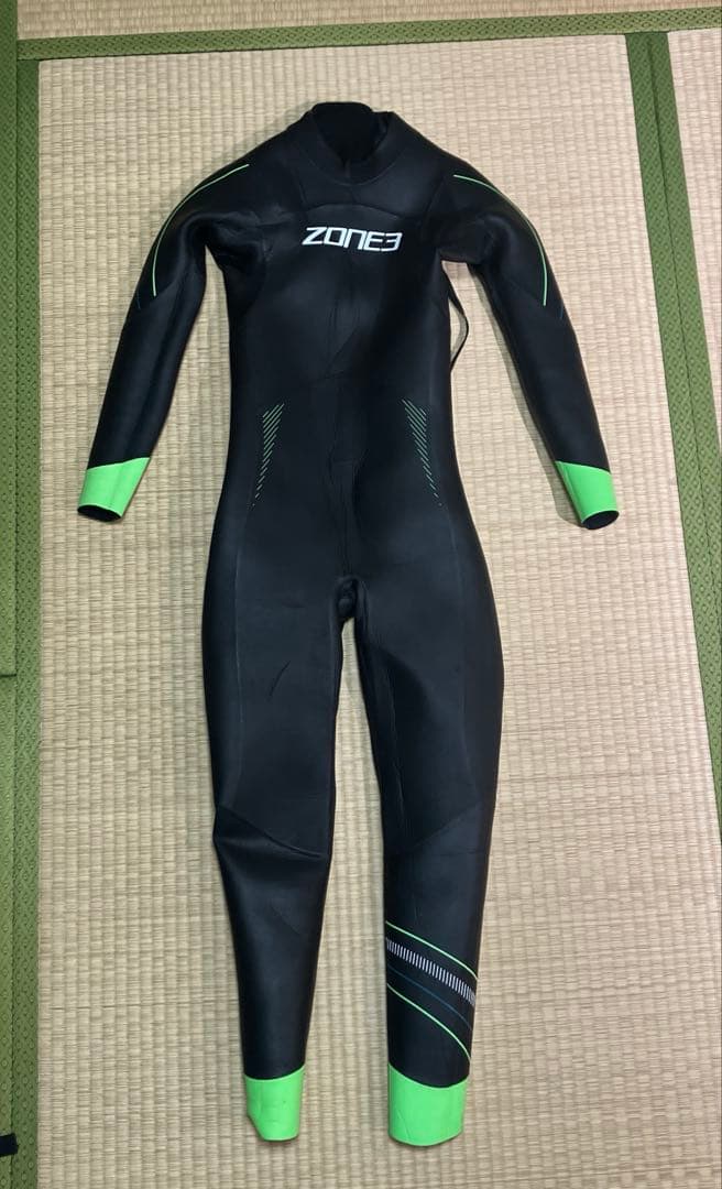 ウェットスーツ　ZONE3 AZURE フルスーツ ブラック/グリーン　sサイズ