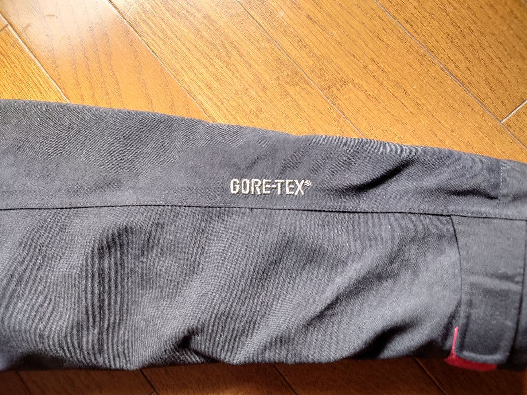 XEFO.GORE-TEX フード付ダウンレインウェア ブラック本日まで値下げ。